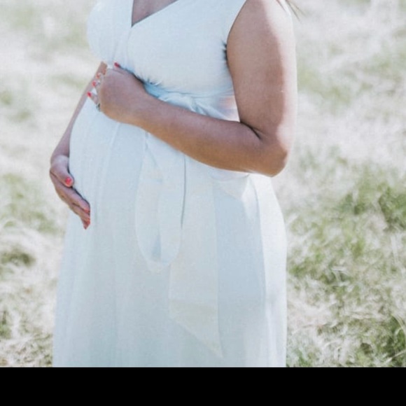 Tiffany Ross Long Maternity & Nursing Gown - Picture 3 of 3